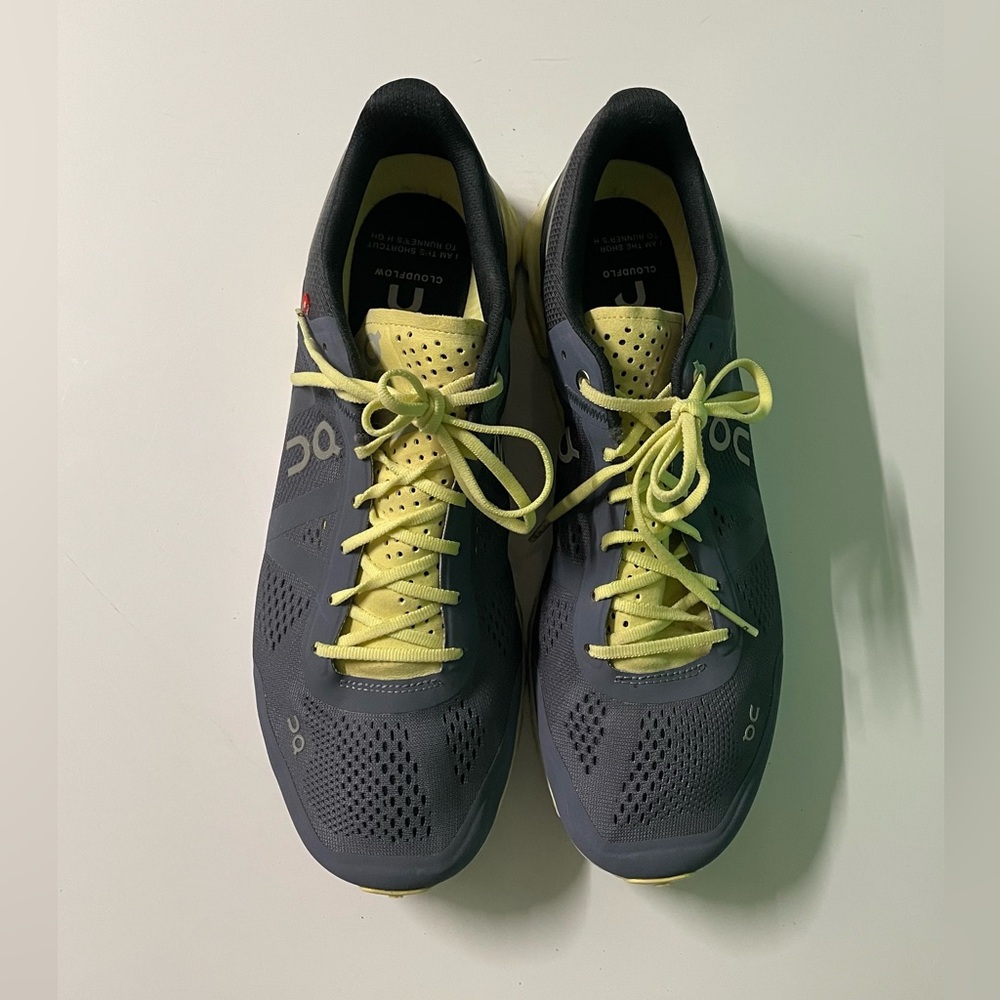 On Cloudflow 1.0 Smoke Grey
Limelight Athletic Shoes